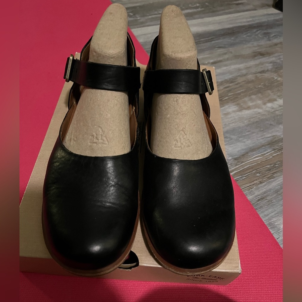 KorkEase Mary Jane Style, Black Leather Upper 7.5. G… Gem